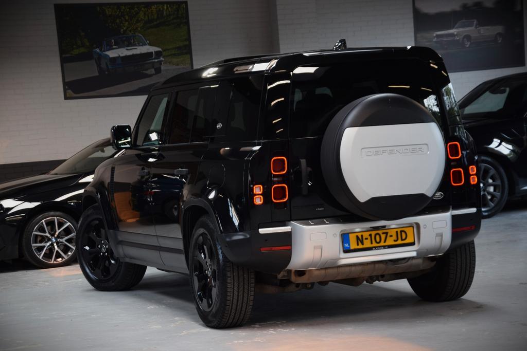 Land Rover Defender 2021