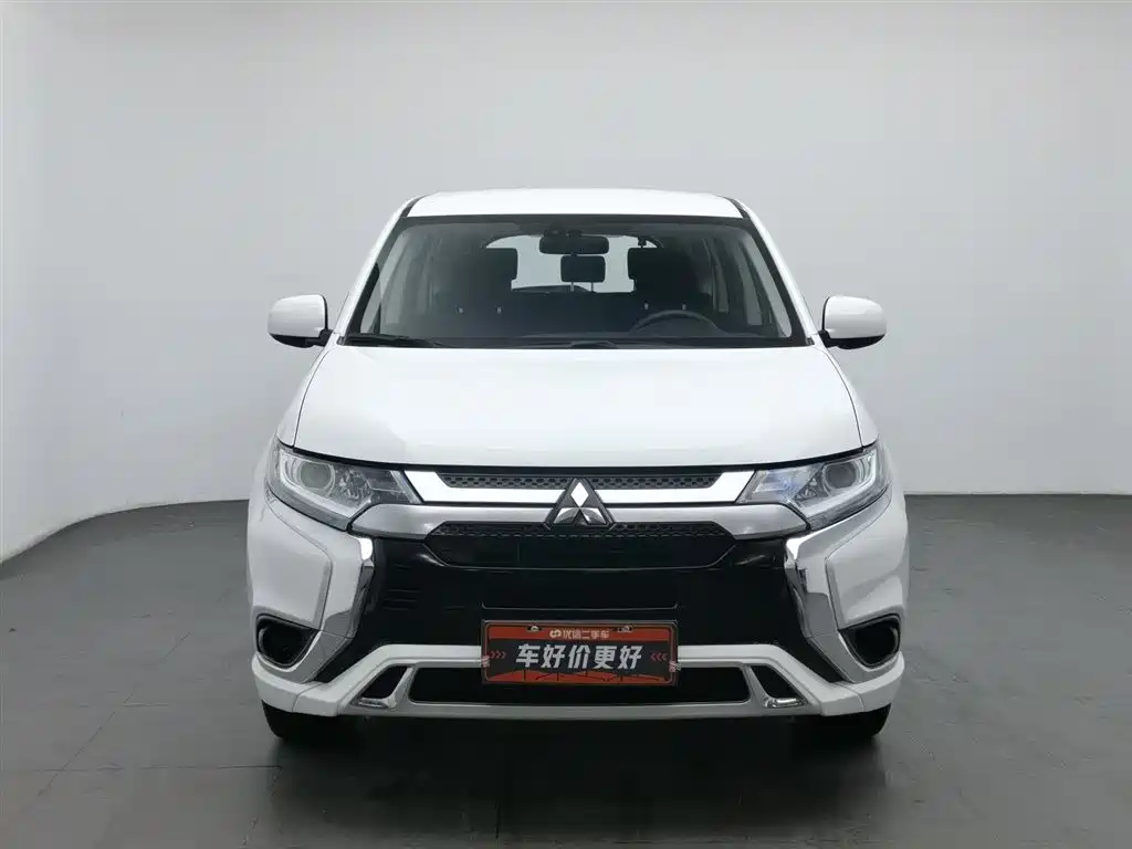 Mitsubishi Outlander 2023