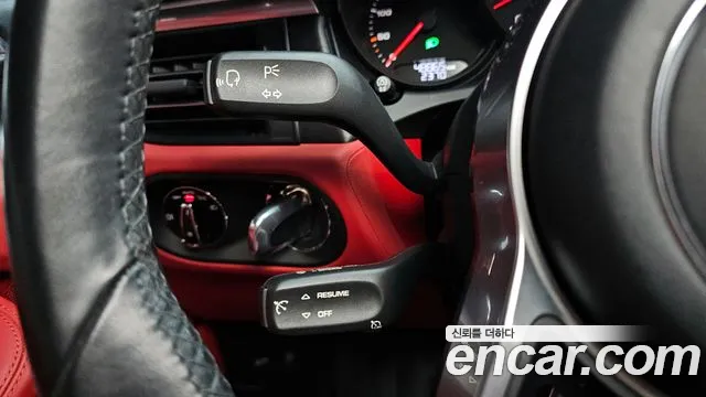 Porsche Macan 2021