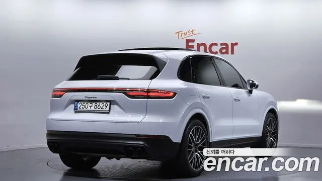 Porsche Cayenne 2021