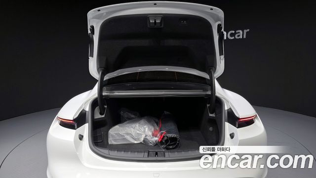 Porsche Taycan 2023