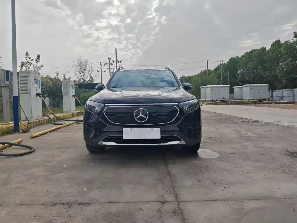 Mercedes-Benz EQB 2023