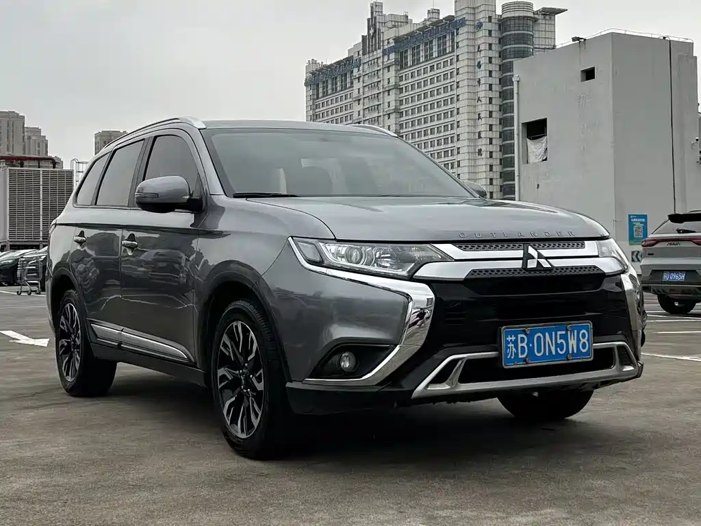 Mitsubishi Outlander 2020
