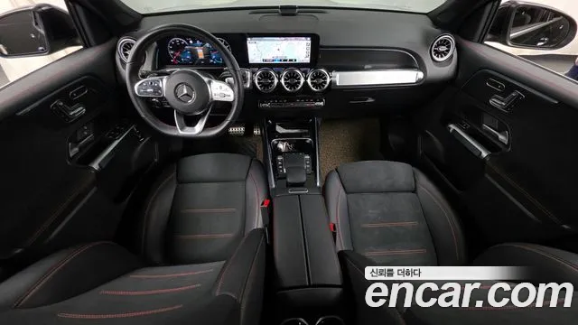 Mercedes-Benz GLB 2023