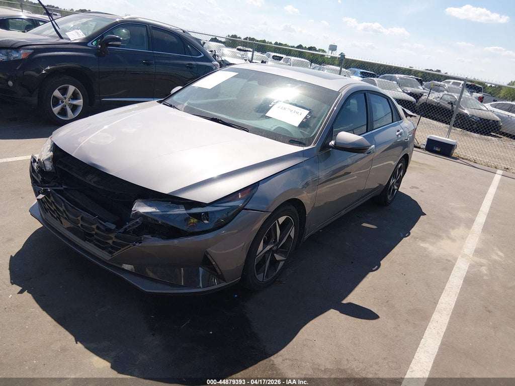 Hyundai Elantra 2022