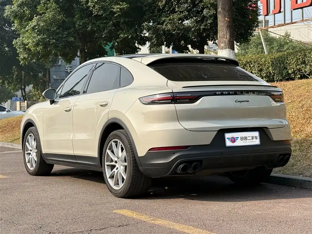 Porsche Cayenne 2022