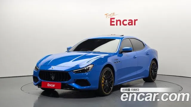 Maserati Ghibli 2021