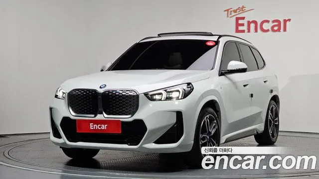 BMW iX1 2024