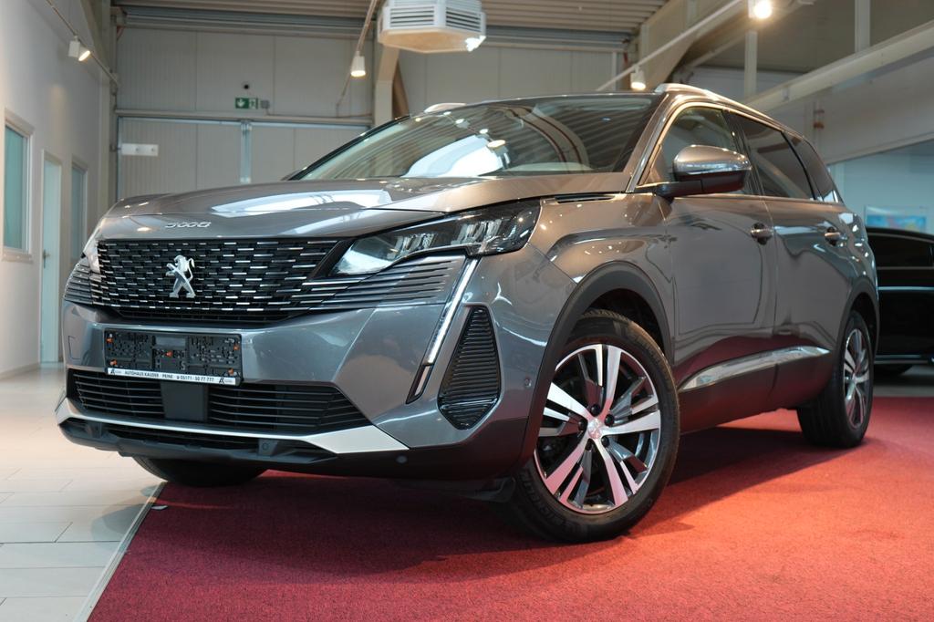 Peugeot 5008 2021