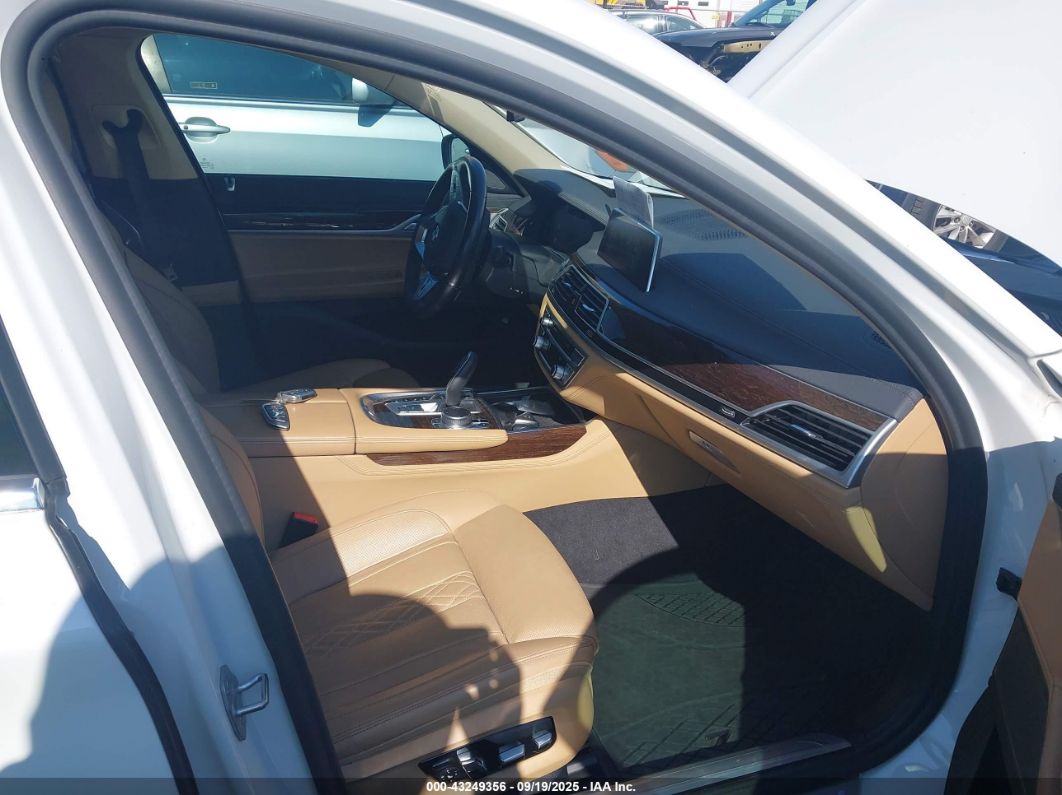 BMW 745 2020