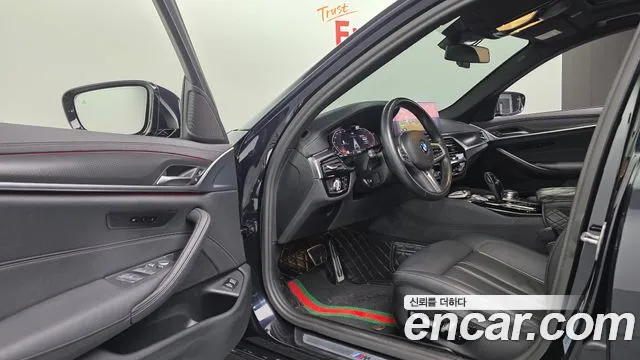 BMW 5 серии 2023