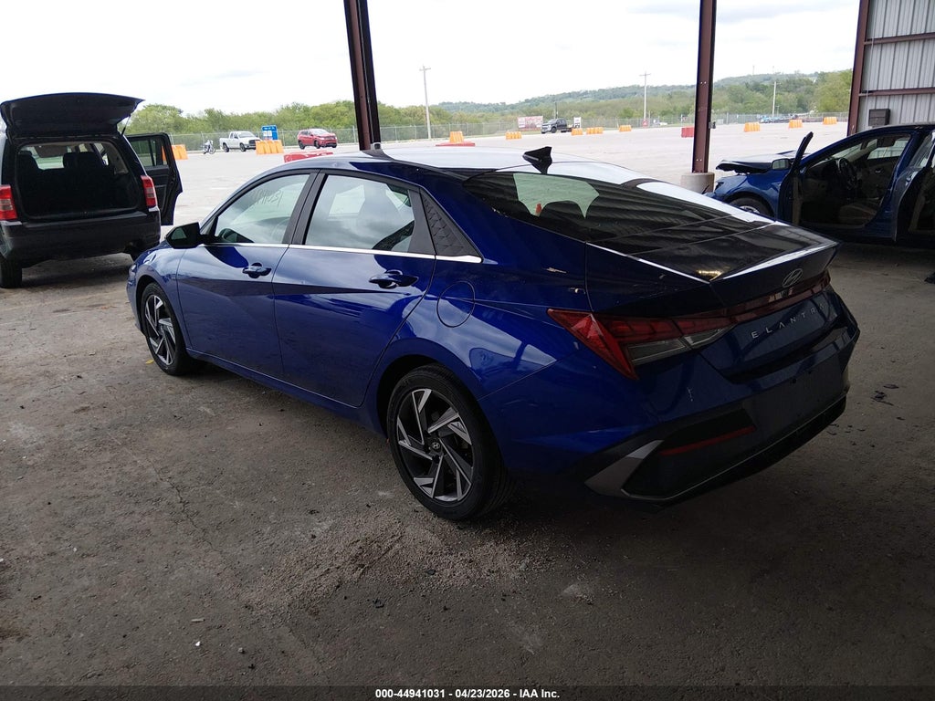 Hyundai Elantra 2024