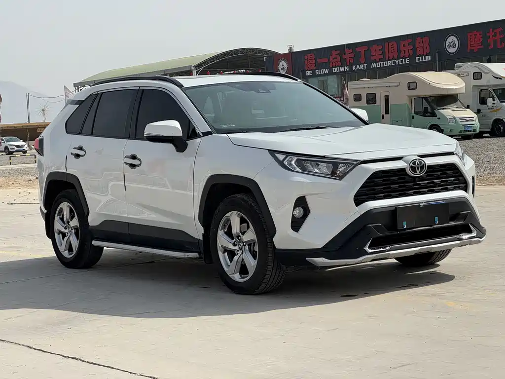 Toyota RAV4 2021
