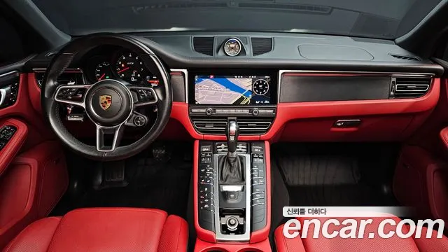 Porsche Macan 2021