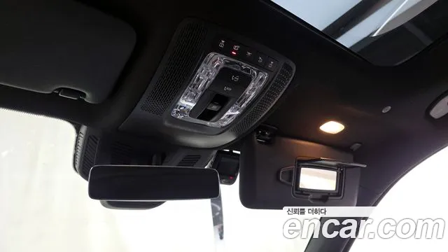 Mercedes-Benz GLB 2023