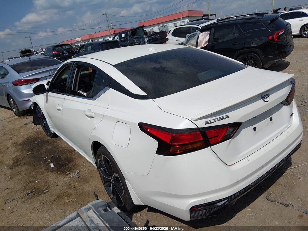 Nissan Altima 2023