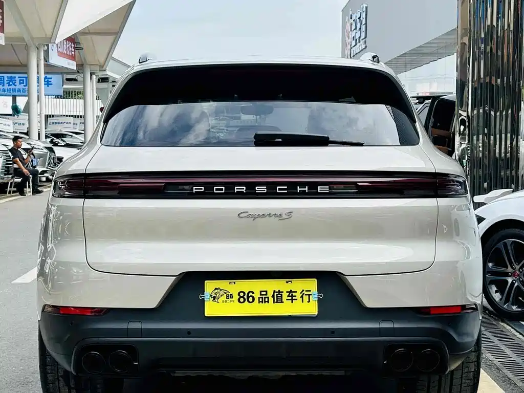 Porsche Cayenne 2024