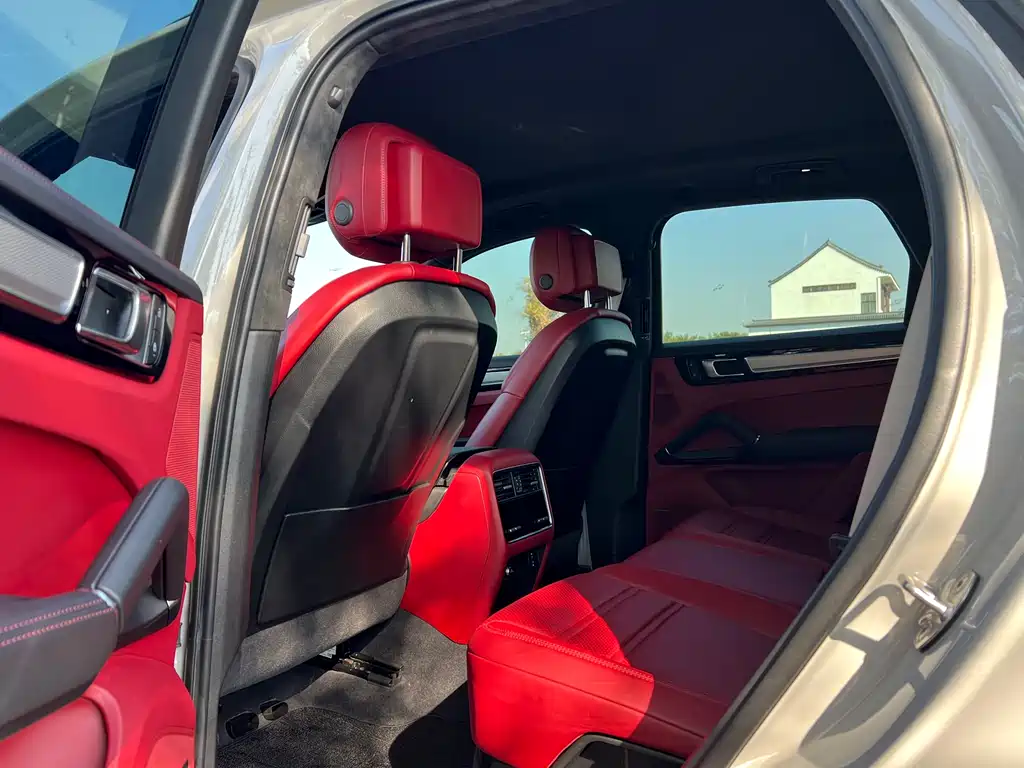 Porsche Cayenne 2023