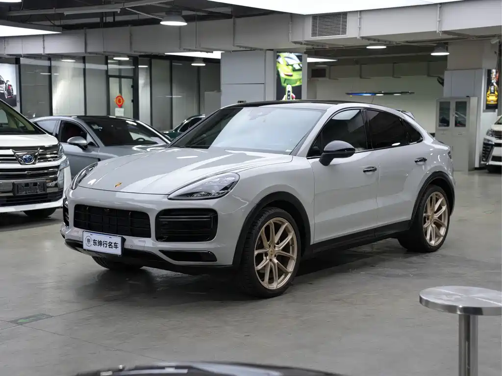 Porsche Cayenne 2022