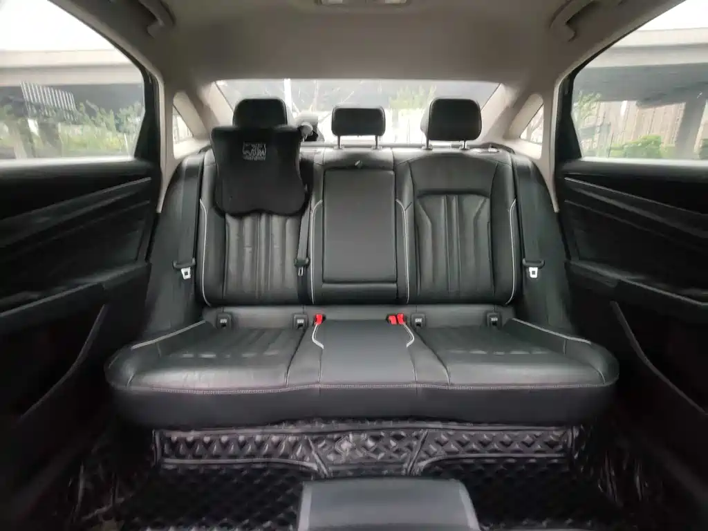 Volkswagen Passat 2022