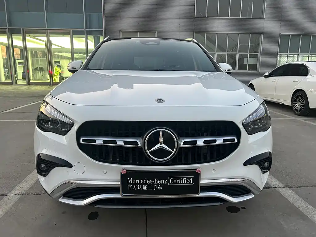 Mercedes-Benz GLA 2024