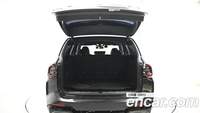 BMW iX3 2025