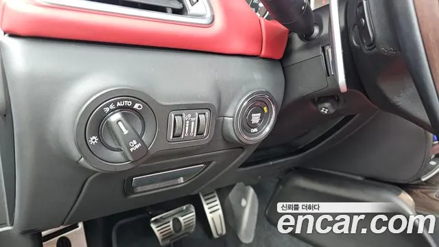 Maserati Ghibli 2021