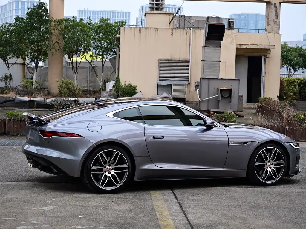 Jaguar F-Type 2021