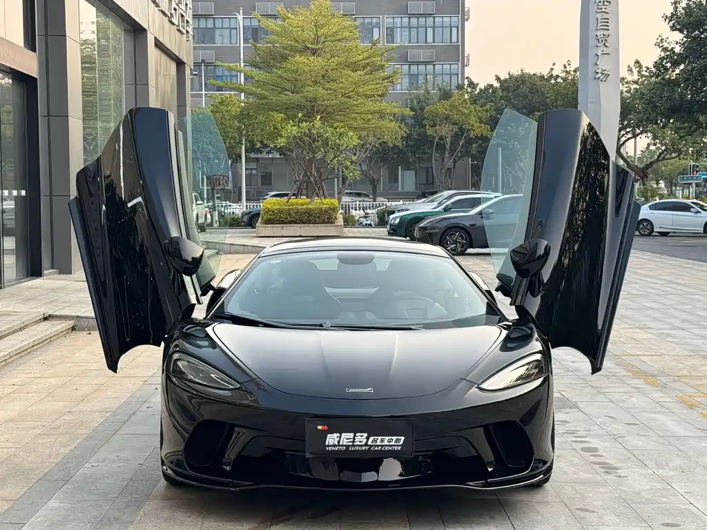 McLaren GT 2021