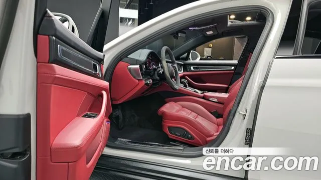 Porsche Panamera 2023