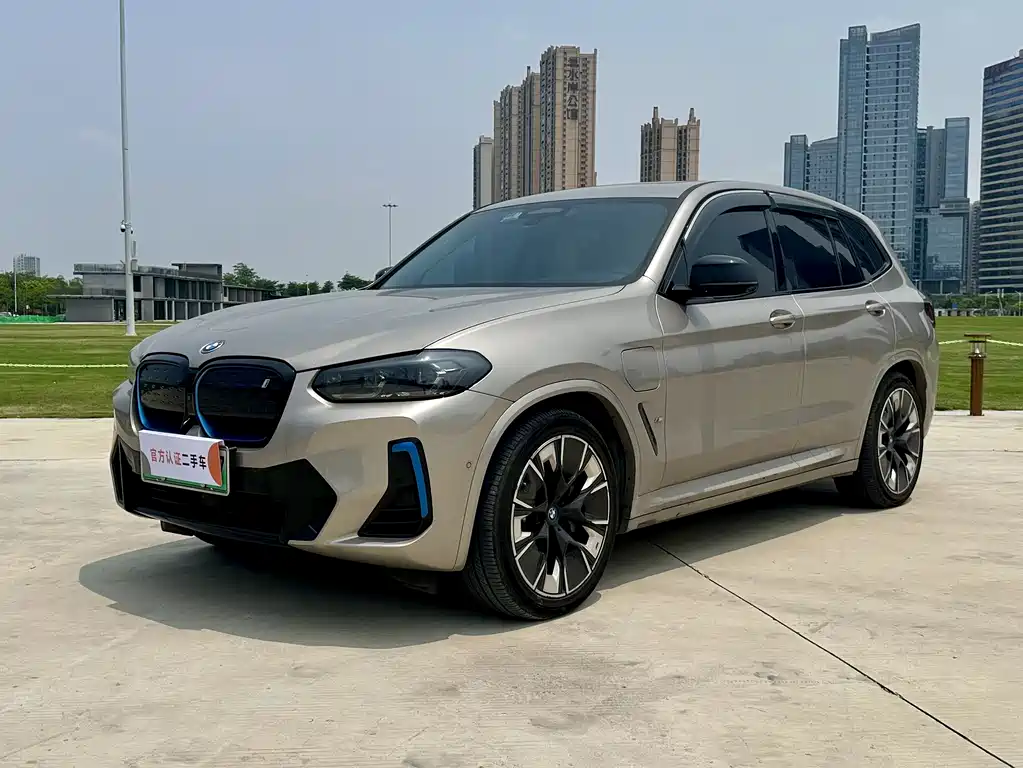 BMW iX3 2022