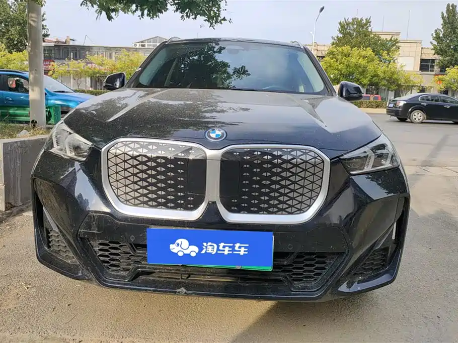 BMW iX1 2024
