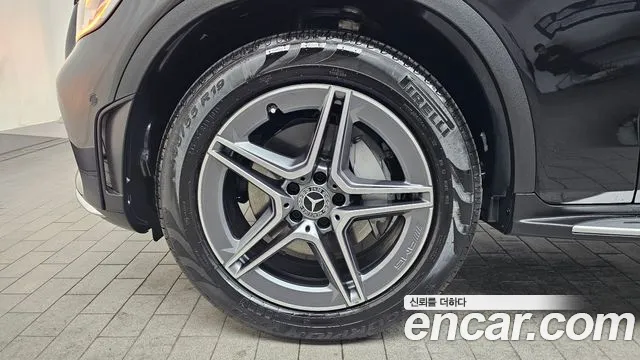 Mercedes-Benz GLC 2023