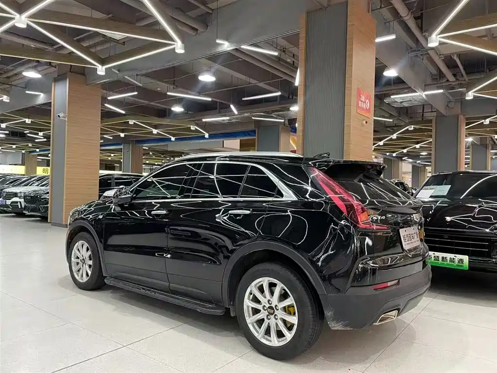 Cadillac XT4 2021