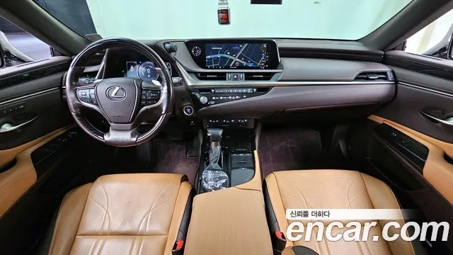 Lexus ES 2021