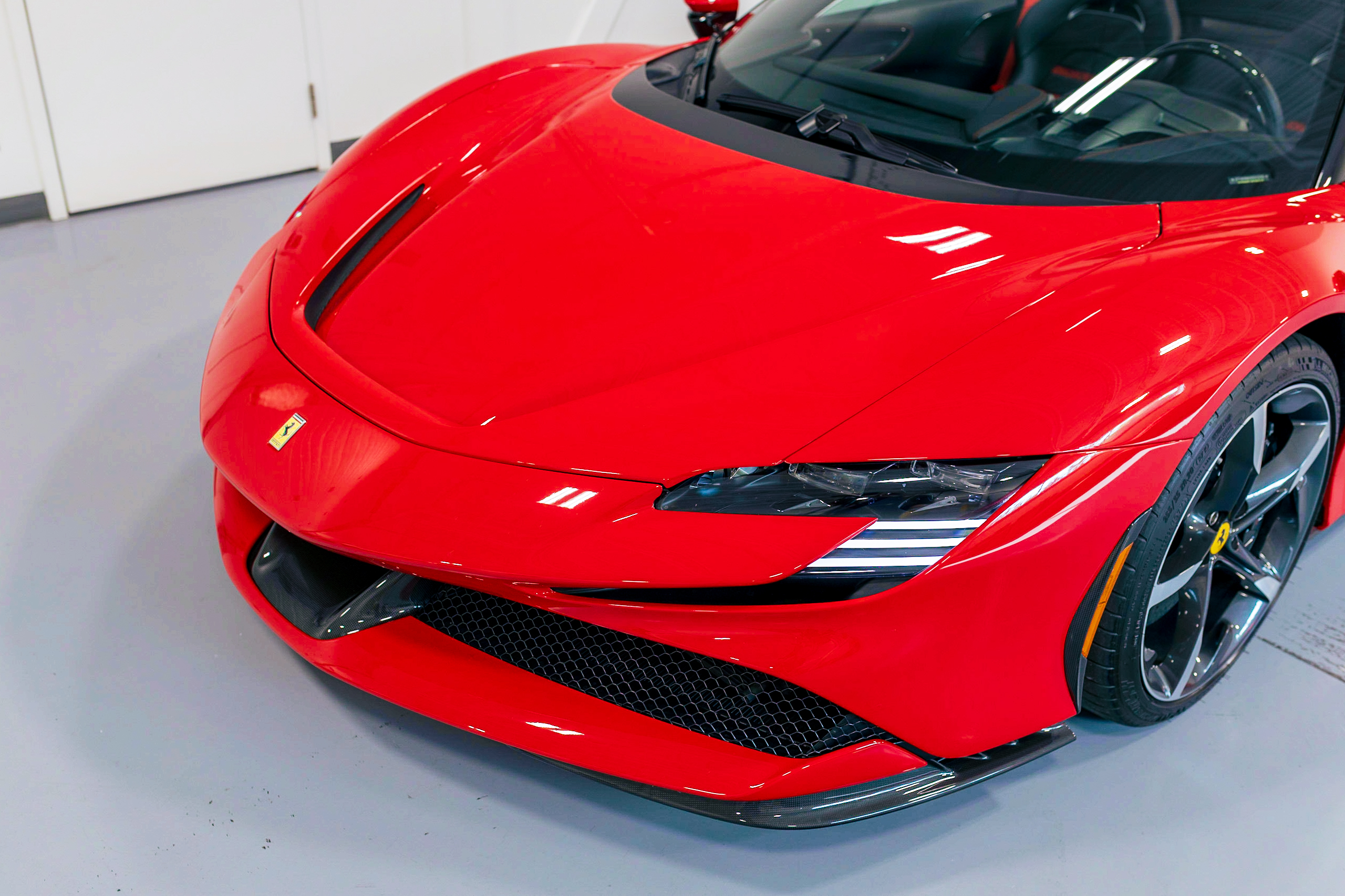 Ferrari SF90 2025