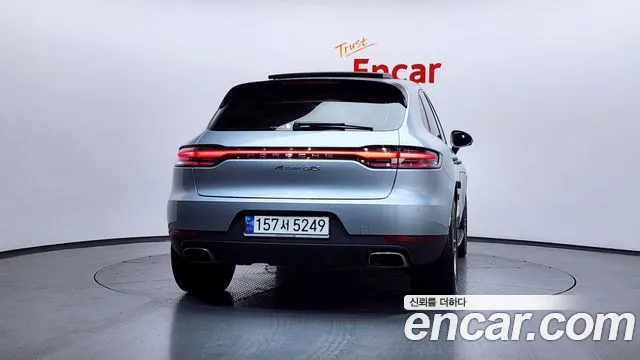 Porsche Macan 2021