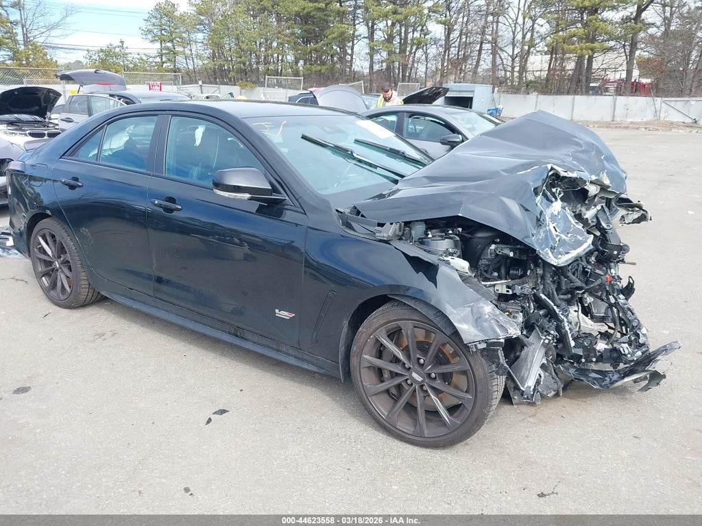 Cadillac CT4-V 2026