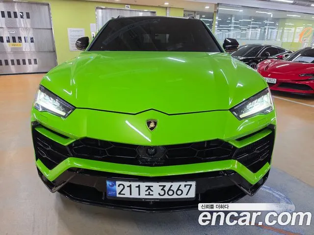 Lamborghini Urus 2021