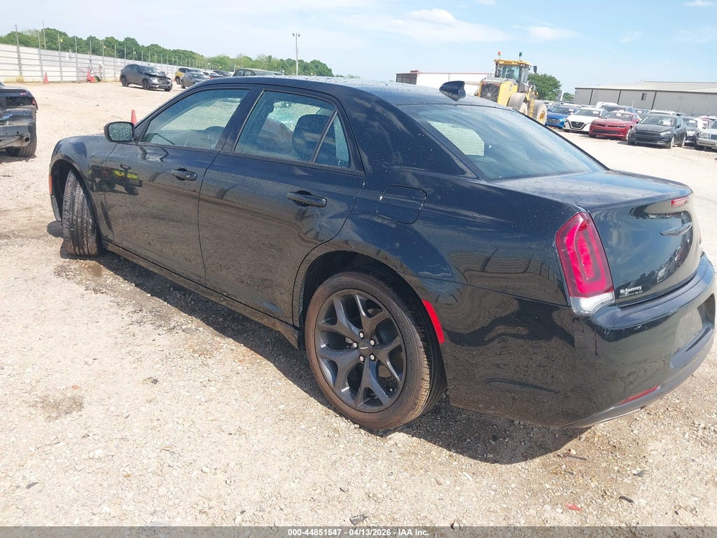 Chrysler 300 2023