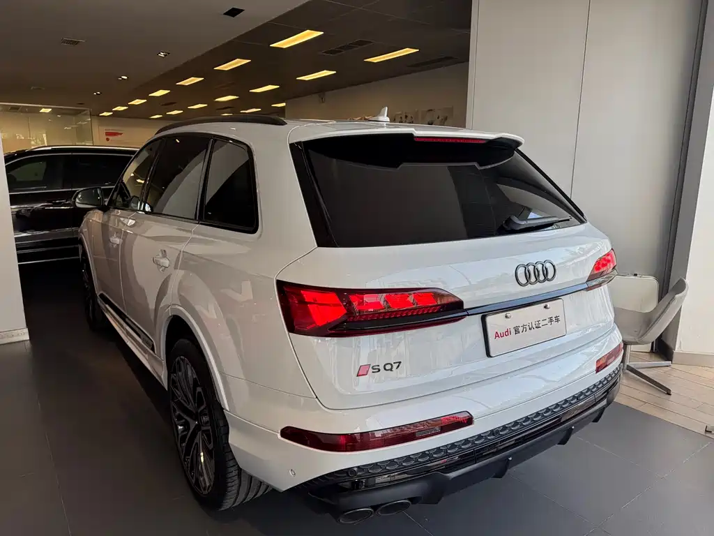 Audi SQ7 2024