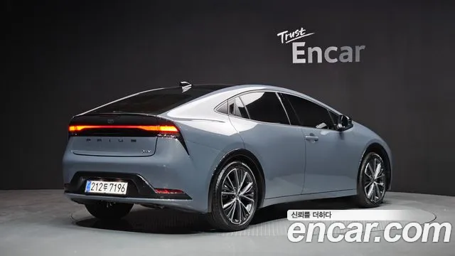 Toyota Prius 2025