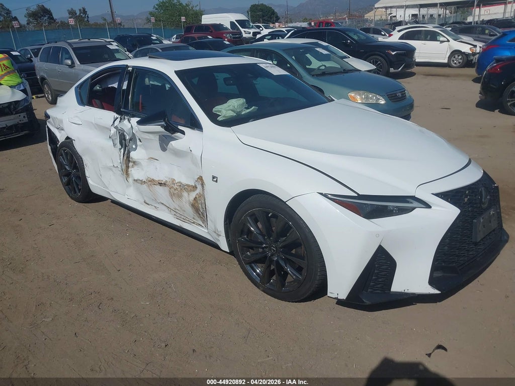 Lexus IS 2022