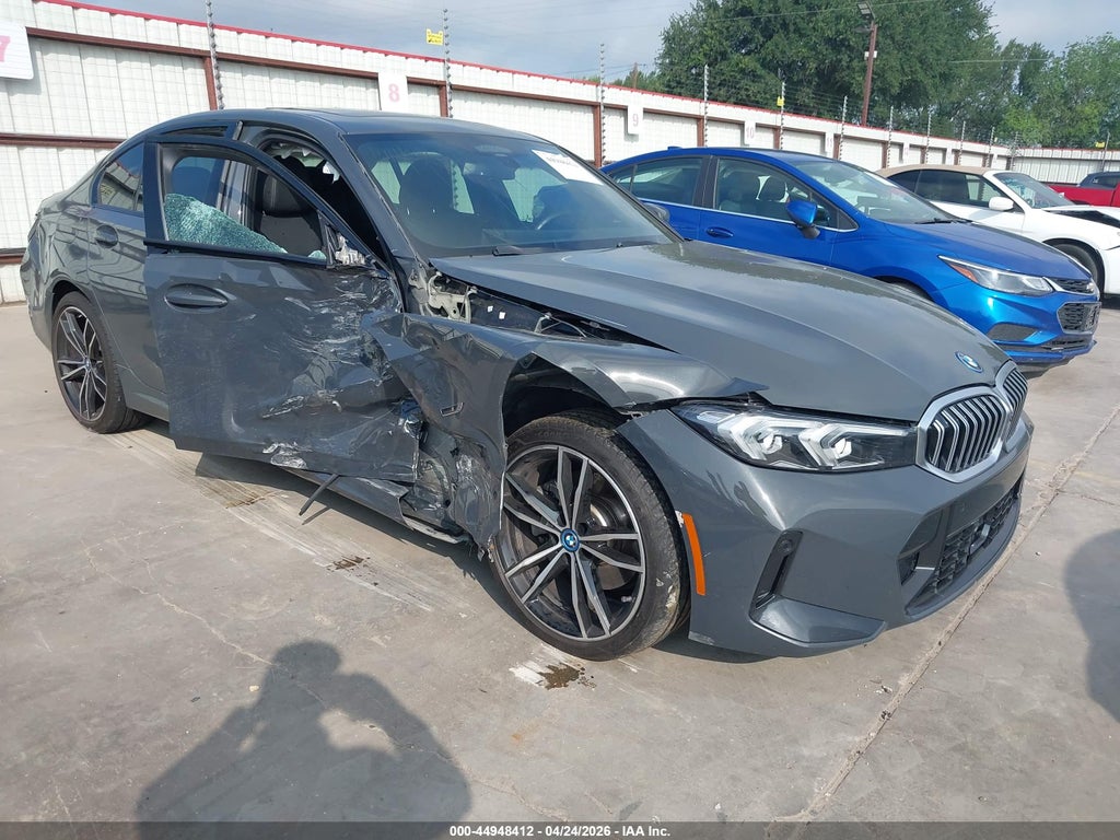 BMW 330 2023