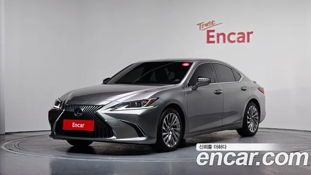 Lexus ES 2021