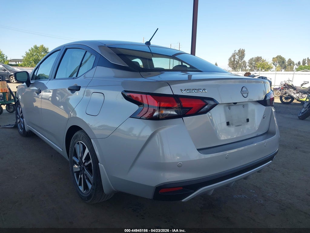 Nissan Versa 2024