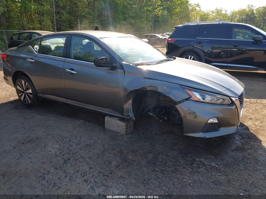 Nissan Altima 2021