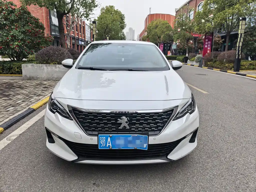Peugeot 408 2021