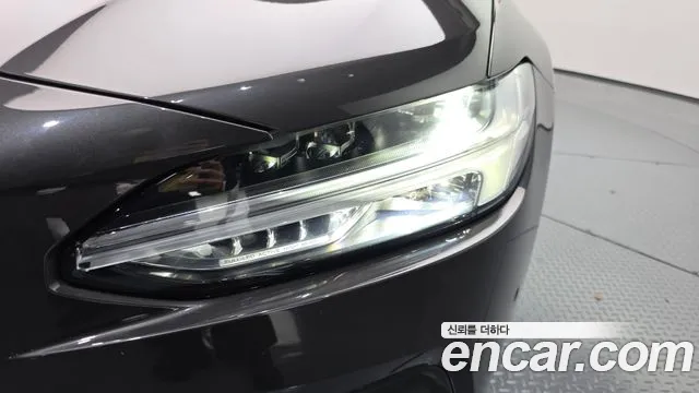 Volvo S90 2023