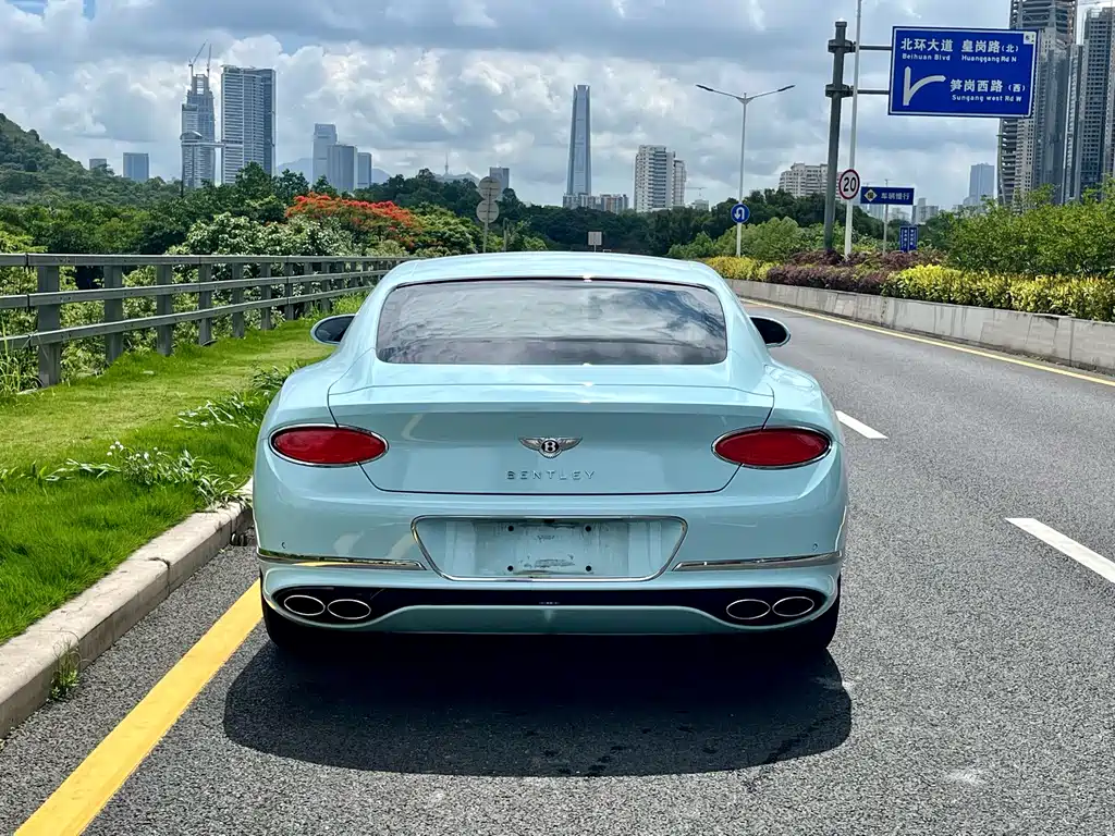 Bentley Continental 2021
